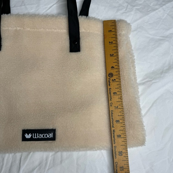 Wacoal Sherpa Teddy Fuzzy Tote Bag - Cream‎ with Black Handles OS - Picture 5 of 9